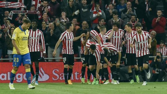 El Athletic atropella a Las Palmas y vuelve a dormir en Europa