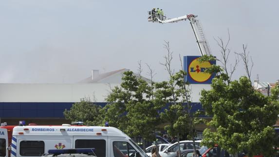 Al menos cinco muertos tras estrellarse una avioneta cerca de un supermercado en Portugal