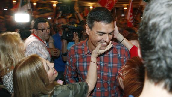 Pedro Sánchez augura «el nacimiento de un nuevo PSOE»