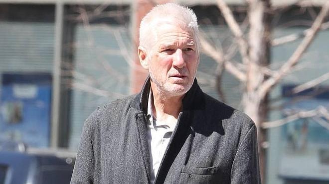 Una turista confunde a Richard Gere con un vagabundo y le ofrece una pizza