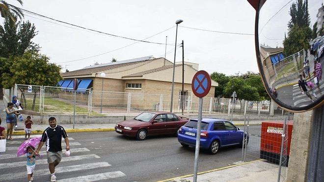 El PSOE acusa a Bañuls de «demorar» la ampliación de los centros escolares