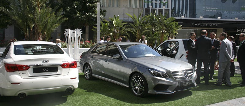 Grupo Huertas expone vehículos ecológicos en la Semana de Cafés Salzillo