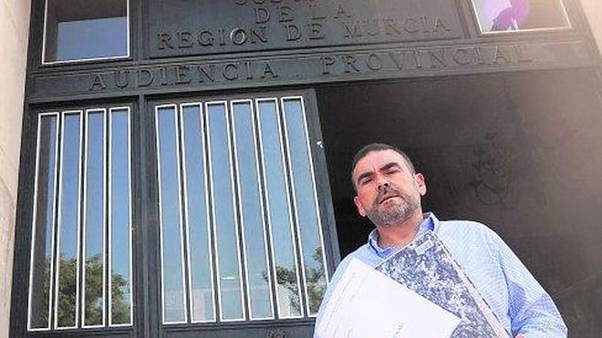 Alonso pide 4 años de cárcel y un millón a López por atribuirle negocios con Barreiro