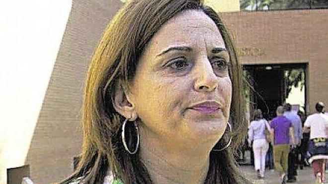La secretaria valida que el equipo de gobierno cumple la ley con sus sueldos