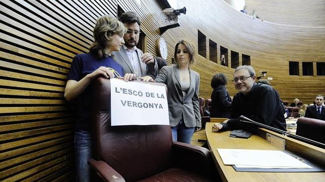 Blasco deja su escaño en Les Corts tras ser condenado