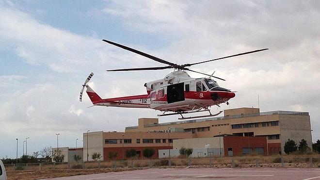 Rescatan en helicóptero a un senderista en la sierra de Crevillent
