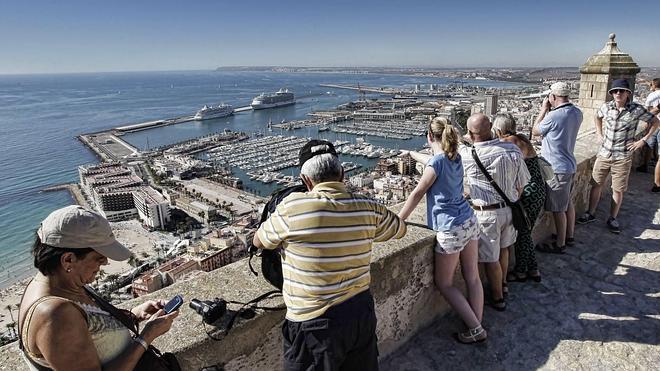 Un potente motor llamado turismo