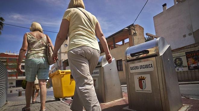 El Consistorio cobra a los vecinos en la tasa de basura la limpieza de las calles