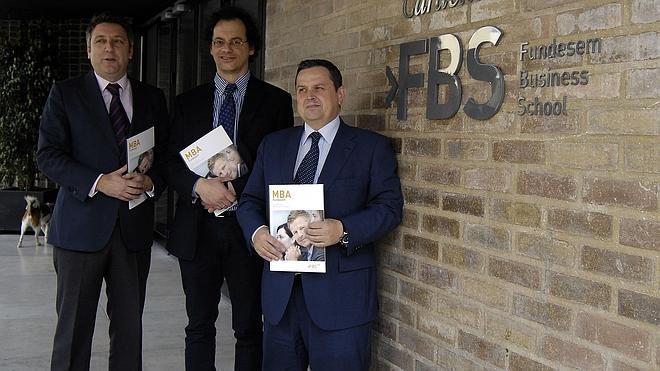 El CEU beca a uno de cada tres alumnos