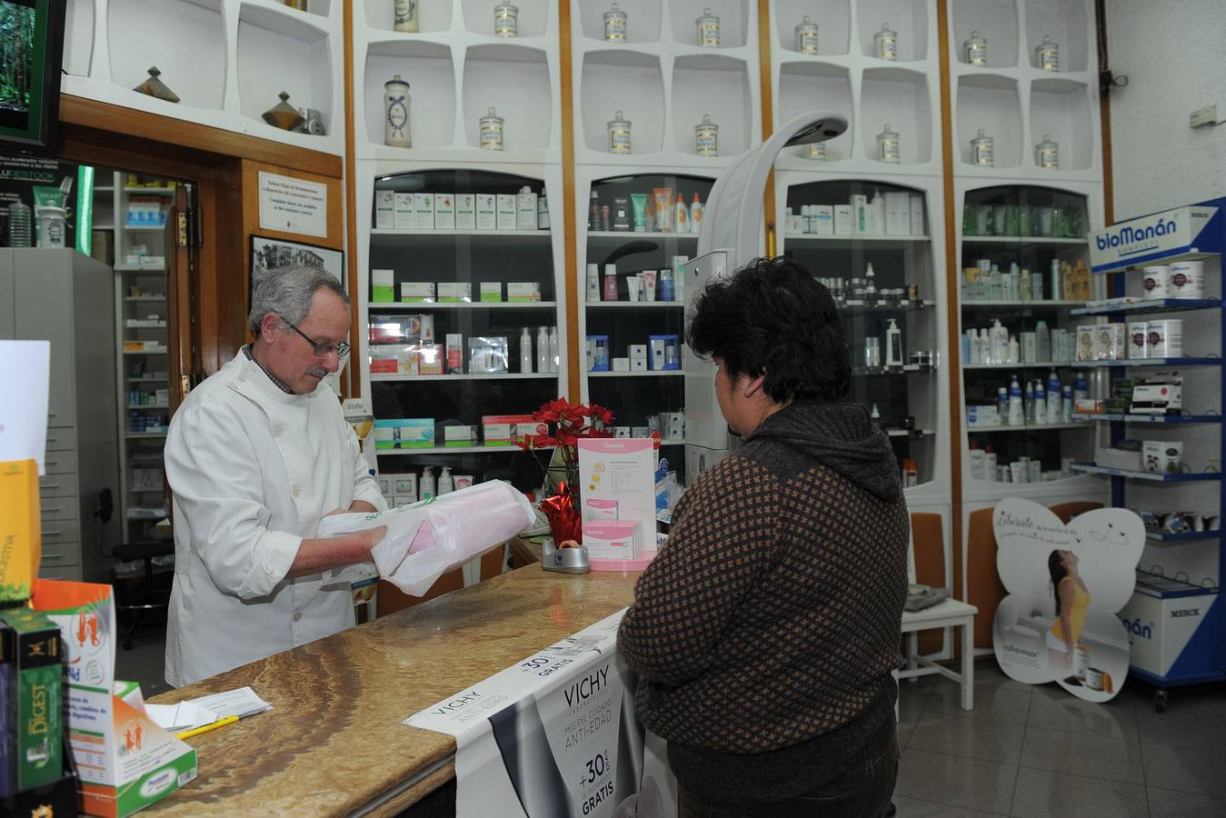 Llombart ve lejos el desabastecimiento farmacéutico