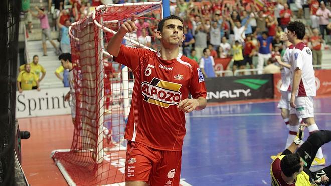 Álex apela a «un Palacio lleno» para llevarse los dos partidos ante el Inter