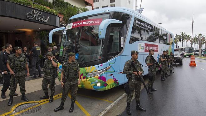 De las vuvuzelas a las armas