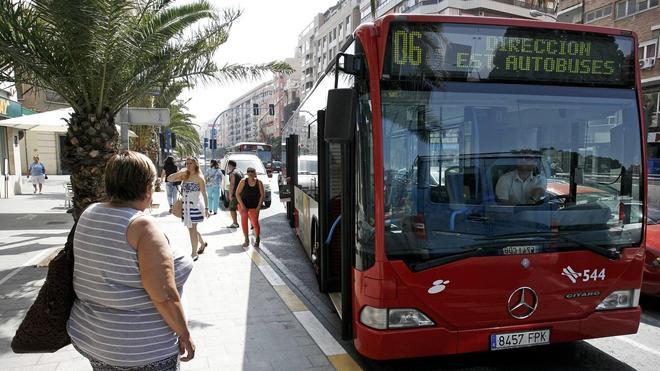 El transporte entre el AVE y Autobuses arranca con poco uso por la desinformación