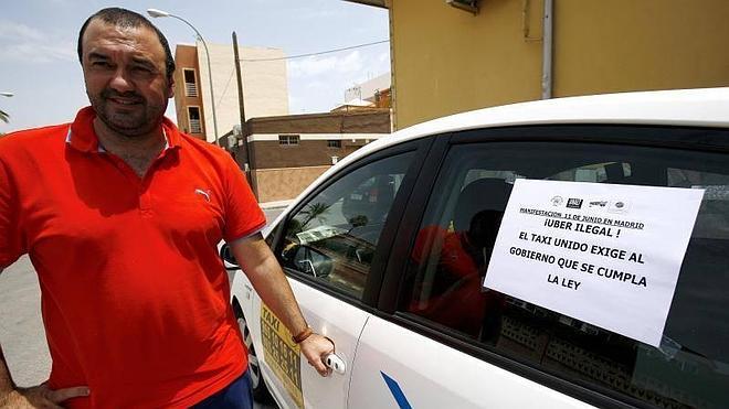 Los taxistas amenazan con no pagar impuestos si operan los compartidos