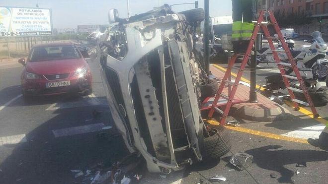 Una herida al volcar su coche en un accidente en Murcia