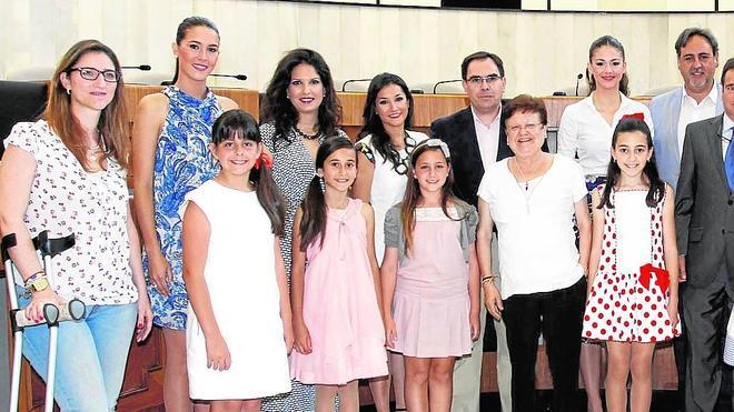 La Diputación recibe a las Belleas del Foc y sus damas