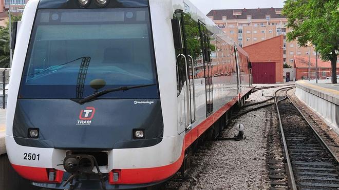 Licitan la mejora técnica de los seis trenes de la L9 del Tram