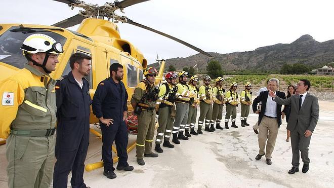 Más de 400 efectivos, en alerta contra el fuego