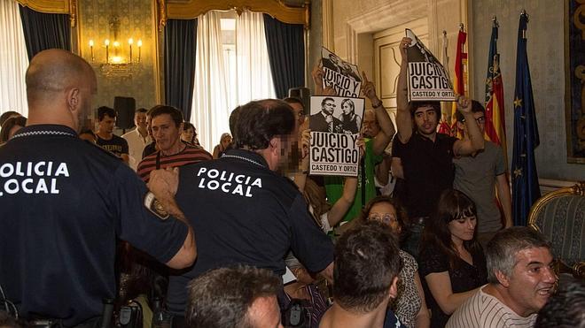 Brugal, Magallanes y Rabasa monopolizan el Pleno más tenso de toda la legislatura