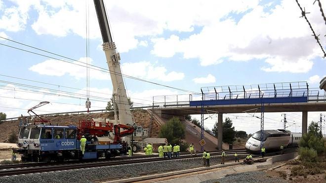 El conductor del AVE que iba delante del convoy accidentado en Alpera evitó una catástrofe