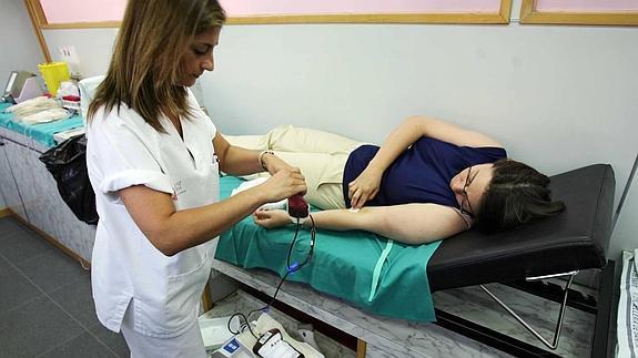 Bajan un 5,30 % las donaciones de sangre en el primer semestre en Alicante