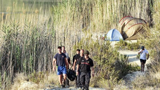 Un joven muere al hundirse cuando cruzaba a nado una de las lagunas de Rabasa