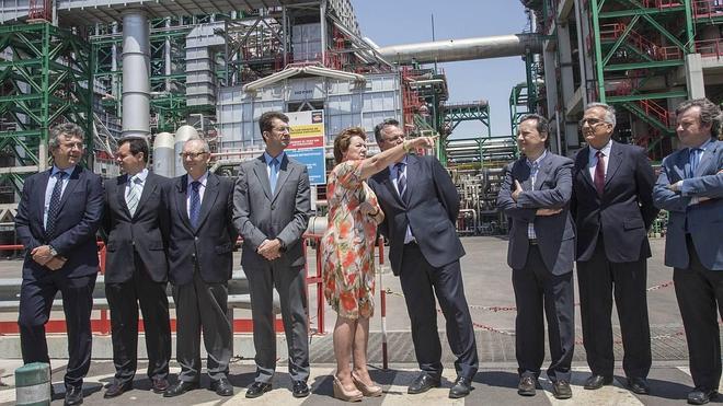 Ruiz apuesta por potenciar la refinería de Repsol «para atraer nuevas inversiones»