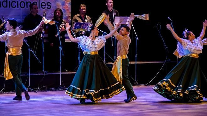 La ciudad se pone folclórica