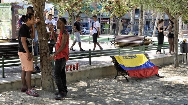 Una reyerta en un parque acaba con un joven muerto a puñaladas y otro grave