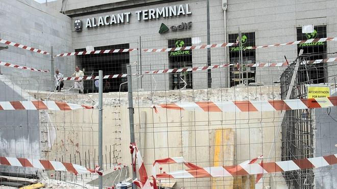 Las lanzaderas del AVE conectarán con la costa a final de esta semana