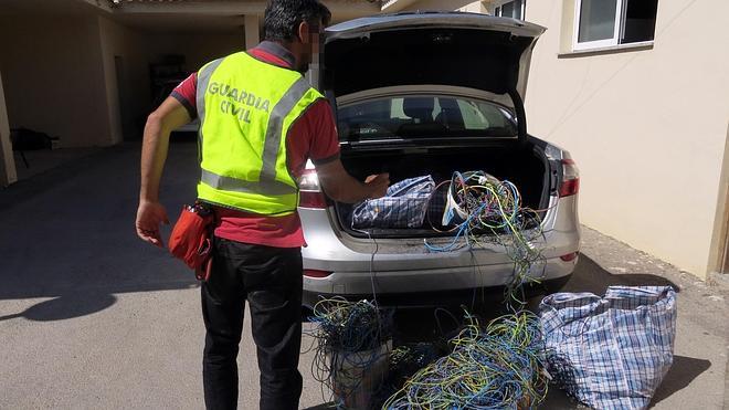 Dos arrestados al ser sorprendidos robando cobre de una urbanización de Murcia