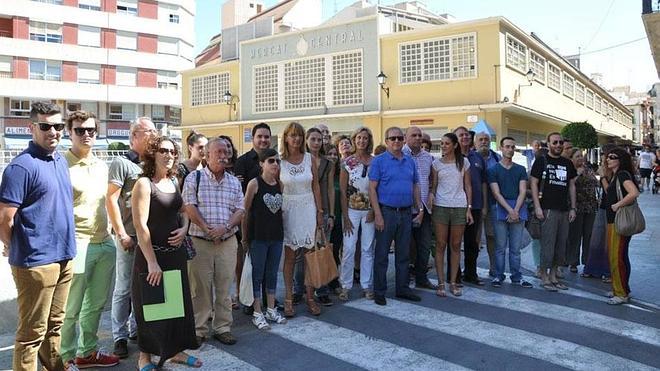 Doce colectivos piden al PP, tras perder la mayoría, que anule el nuevo Mercado