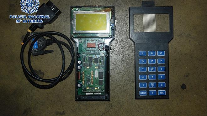 Casi 30 detenidos por trucar cuentakilómetros de vehículos en concesionarios