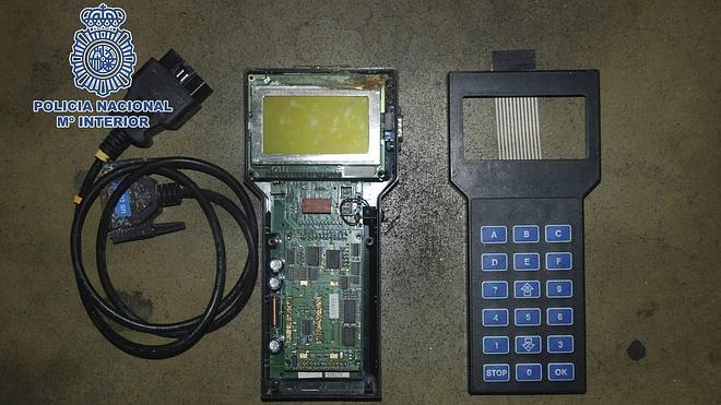 Cae una red que trucó casi una treintena de coches en Alicante