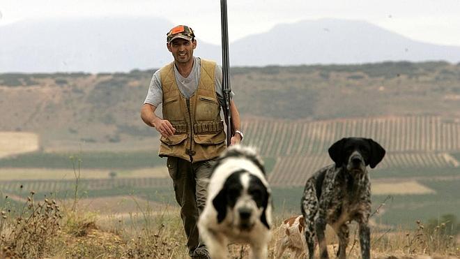 Ecologistas de toda España se unen contra el período de caza del Consell