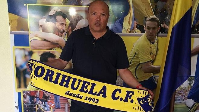 El Orihuela CF firma como técnico a Andrés García Tébar