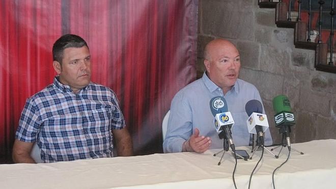 El técnico del Orihuela apuesta por mantener la plantilla para el ascenso