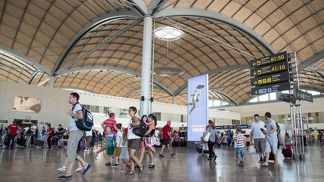 Récord de pasajeros durante el mes de julio en El Altet