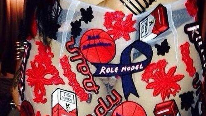 Rihanna y su entrepierna incendian Twitter