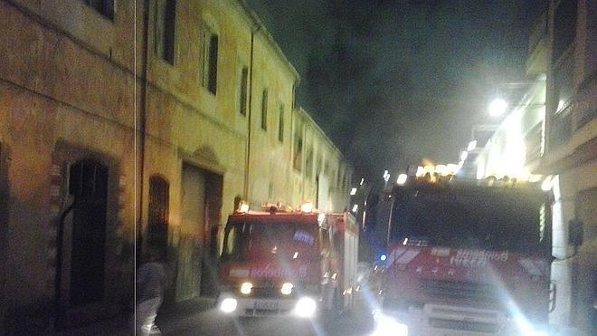 Incendio en la antigua fábrica de Antiu Xixona