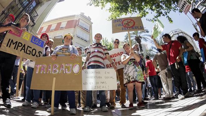 El Consell debe el 30% de las ayudas de este año para la dependencia