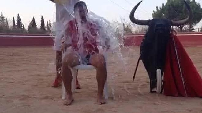 Rafaelillo se suma al reto del cubo 'hELAdo'