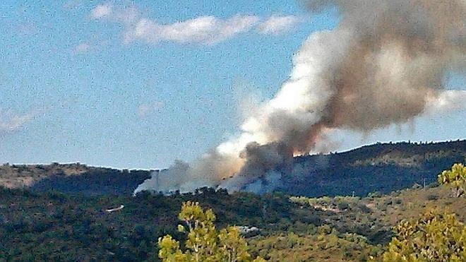 El incendio forestal de Bocairent que amenazaba la sierra Mariola está estabilizado