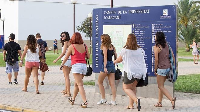 Los universitarios piden fraccionar la matrícula en plazos para poder pagarla