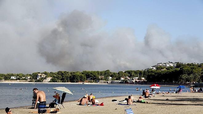 Virulento fuego en Les Rotes