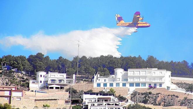 Desolación en la Marina tras arrasar el fuego casi medio millar de hectáreas