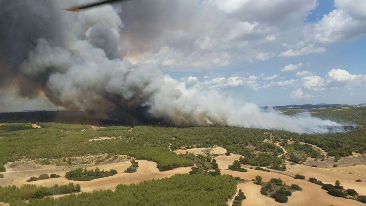 Muere un piloto murciano mientras extinguía un incendio en Almansa