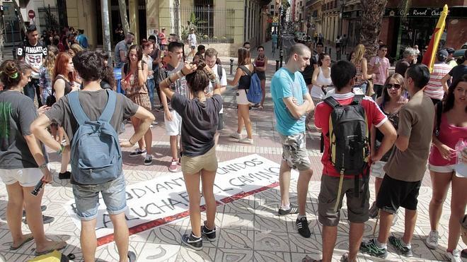 La lucha entre estudiantes y Generalitat continúa esta tarde