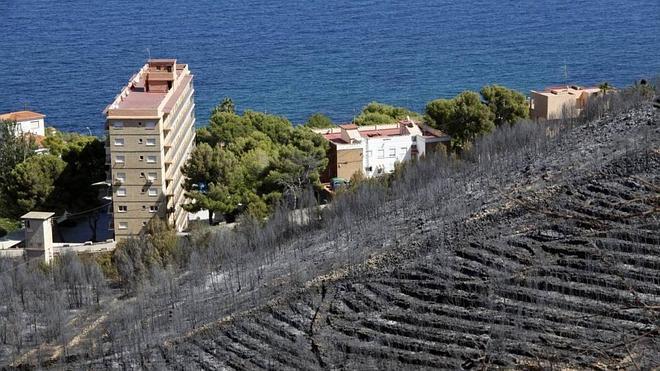 Xàbia critica el operativo del incendio y el Consell le acusa de irresponsable