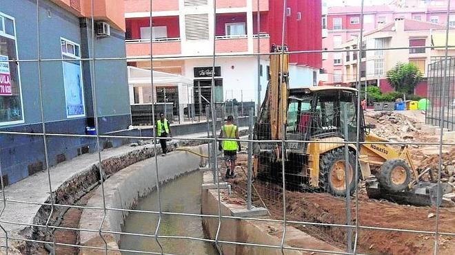 El Ayuntamiento inicia la reclamada reforma de la Acequia Alquibla